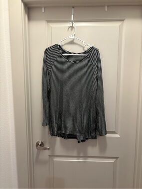 Striped Long-Sleeve Boatneck Top - Black & White Lululemon size 12